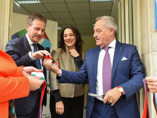 1. Foto